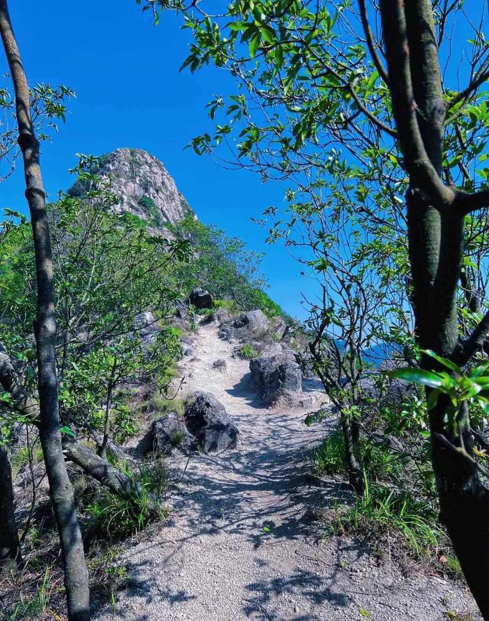 坦洲"小华山"神湾丫鬟山陡峰登2峰|||神湾丫髻山位于广东省中山市