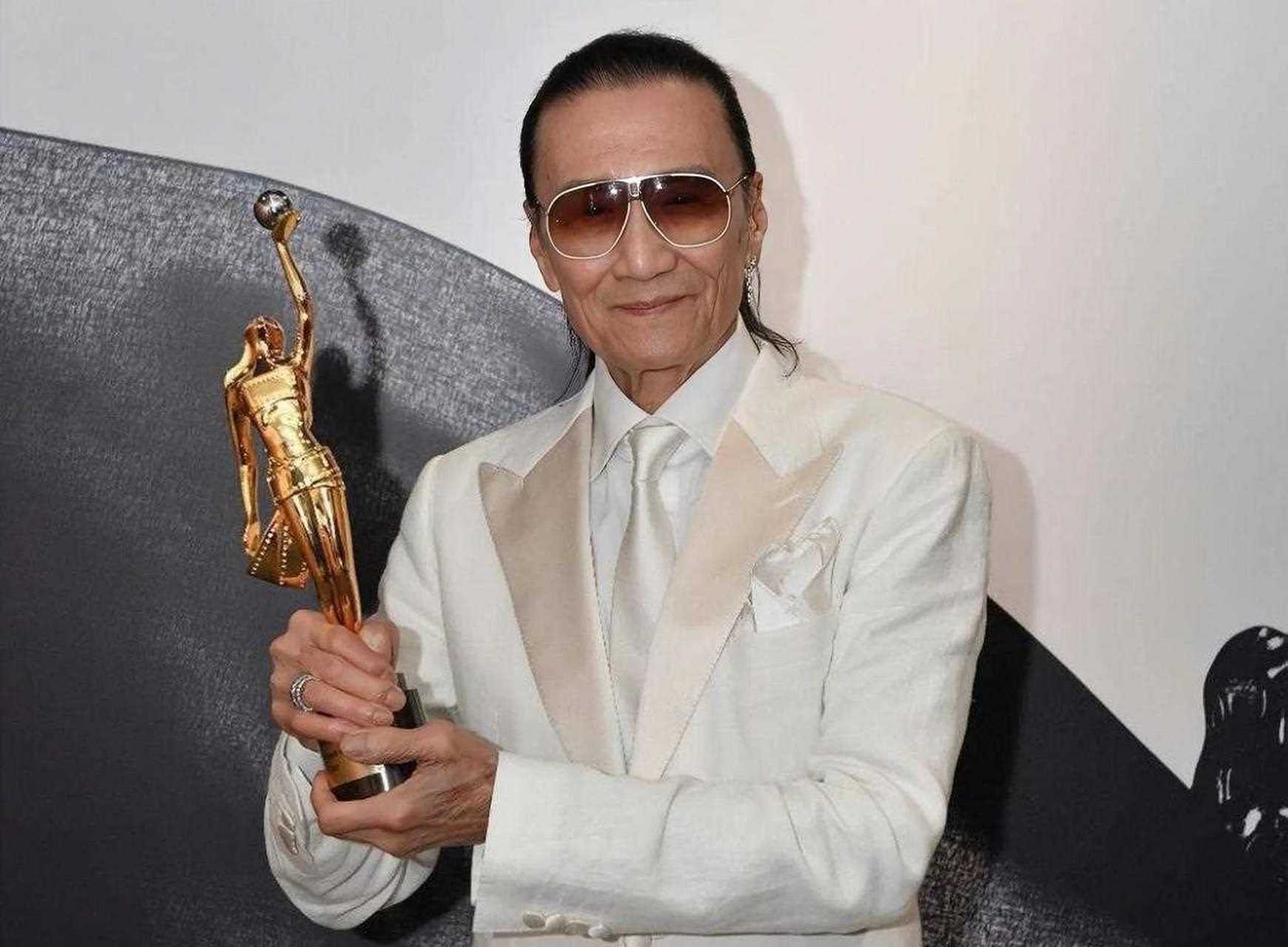 85岁谢贤首夺香港电影金像奖最佳男主角 恭喜,恭喜!