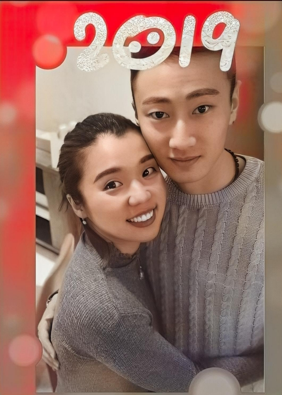 但一年后,他爱上了赵芸蕾的搭档田卿!