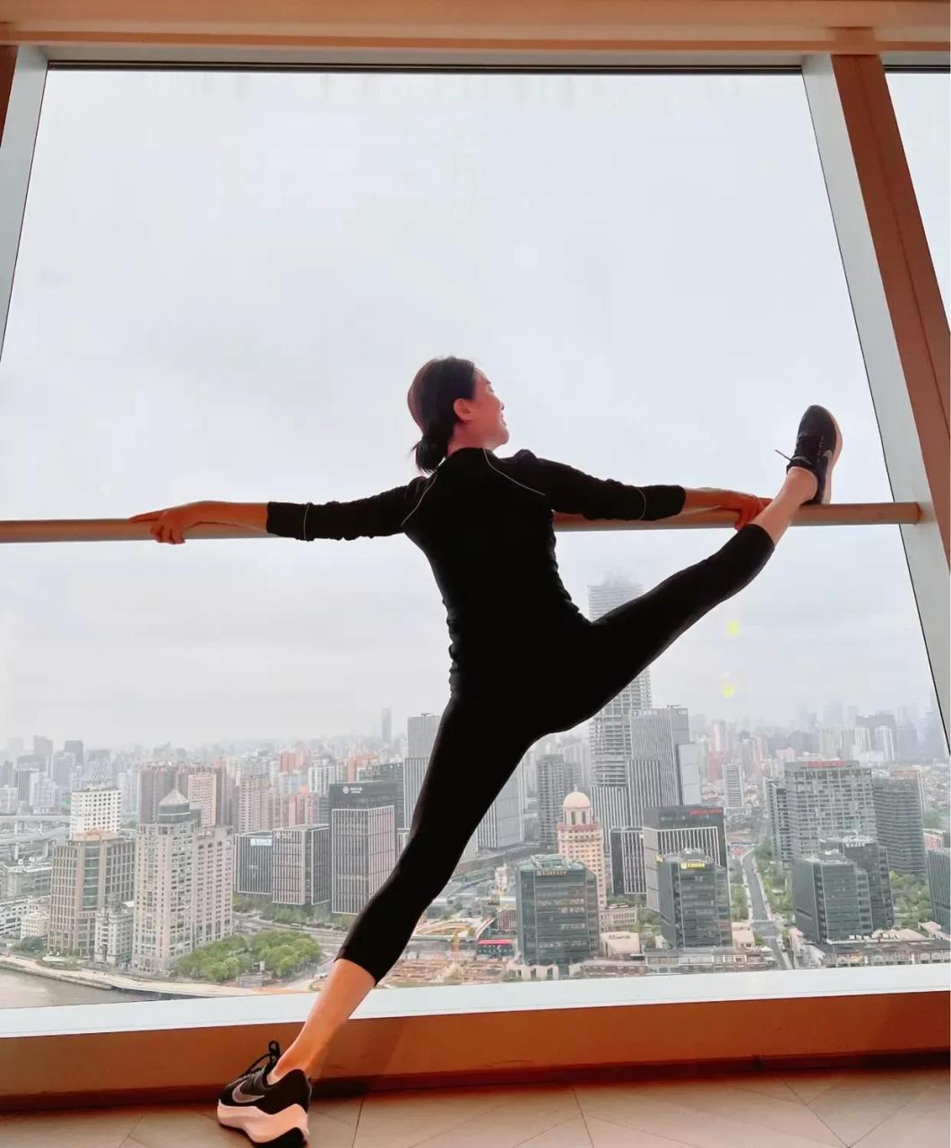 领动计划#管住嘴,迈开腿,左小青每天打卡健身,她的好身材就是这么来