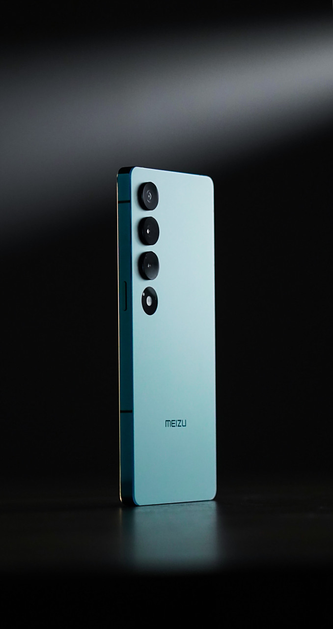 讲真,魅族20 infinity无界版这款手机绝对是我们今年玩过的最特别的