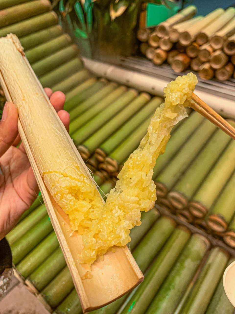 武汉美食[微风]泰国香蕉竹筒饭[微风]超长拉丝糯叽叽 今天仿佛进入了