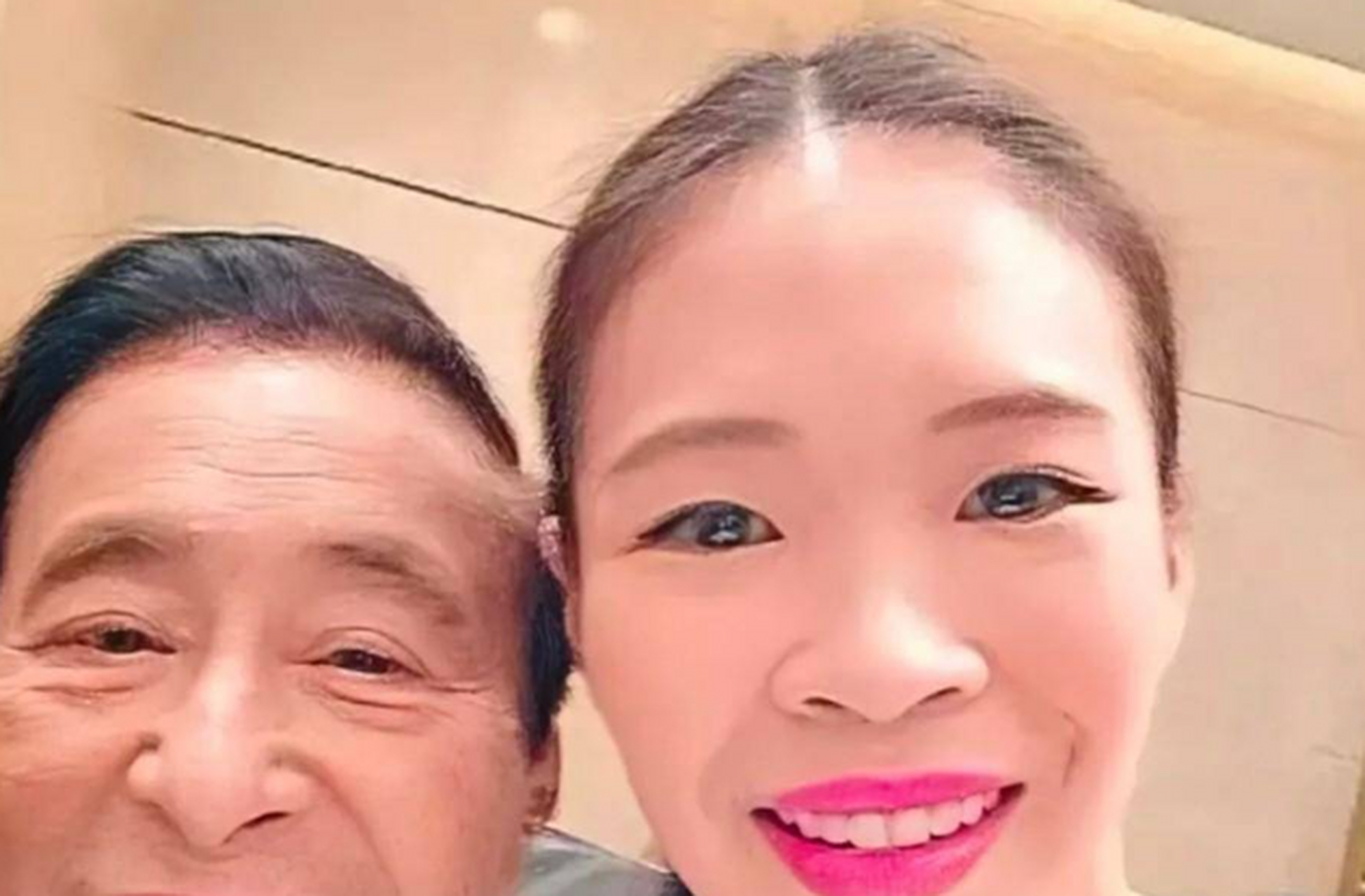 李兆基家族迎来第4代,外孙女李敬仪喜添贵子,94岁富豪笑逐颜开