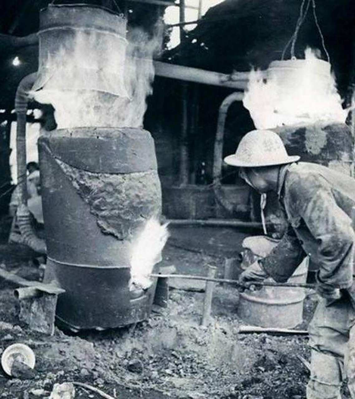 大跃进奇事——中药炼钢. "全民大炼钢铁",是工业大跃进的核心.全民大