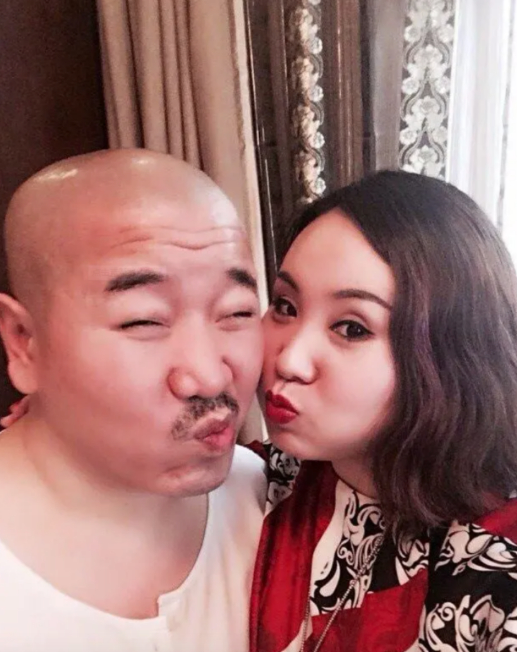 一次,王小利对妻子温美玲提出离婚,他们已经结婚七年.