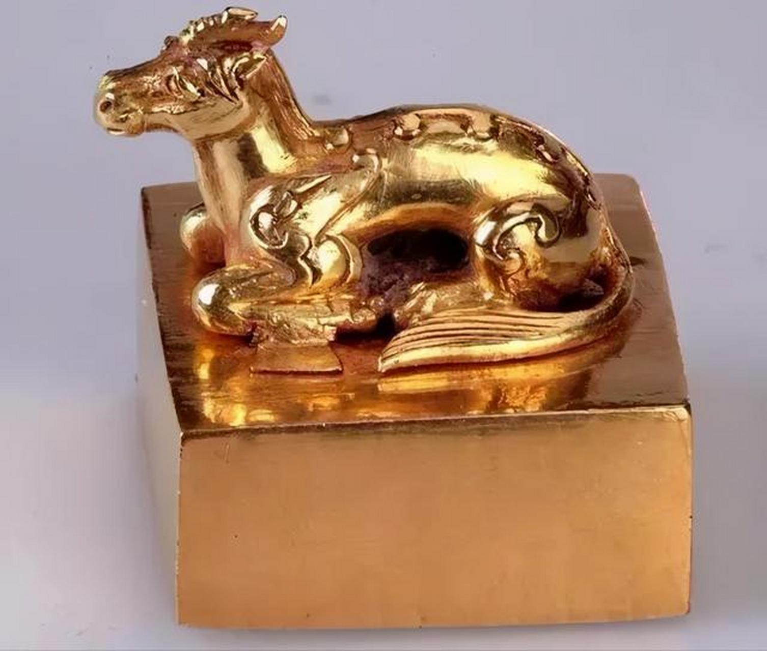 天元皇太后玺 #文物# 1993年,陕西咸阳陈马村,四个盗墓贼正在一座大墓