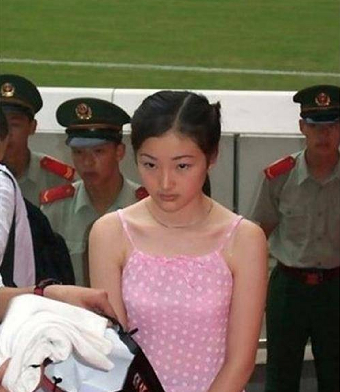 1992年,22岁任雪被执行死刑时,要求子弹射入口中,只为不破坏颜值!