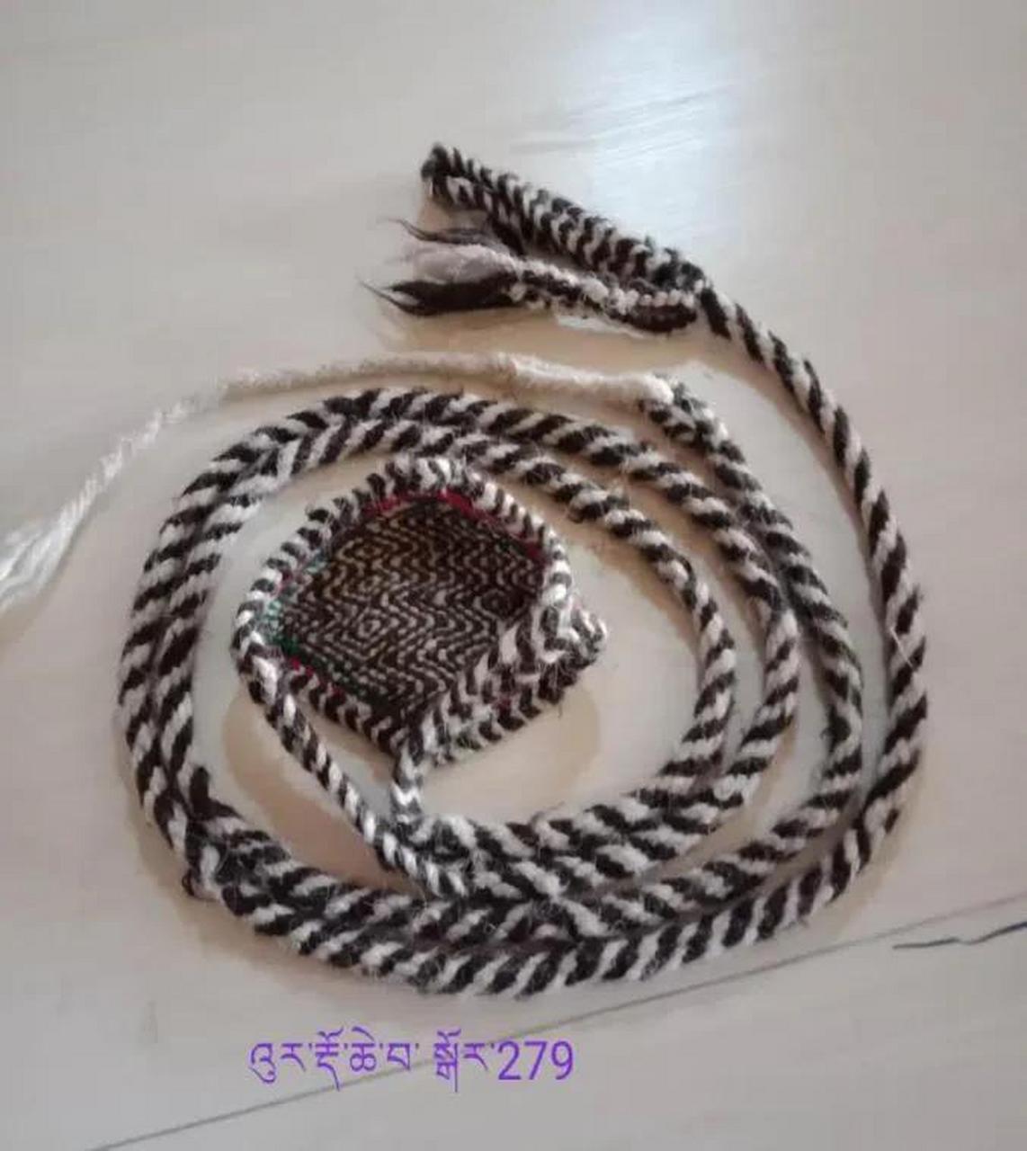 当时嘉绒藏族打死温福的这种乌朵,原是藏地人放牧牛