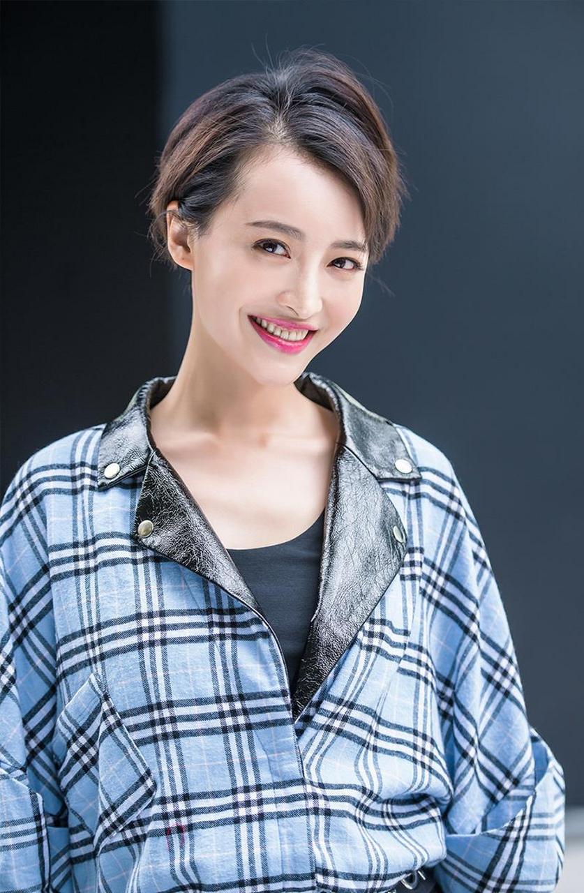 江西赣州女演员杨菲洋,清新靓丽,帅气迷人江西赣州女演员杨菲洋,清新