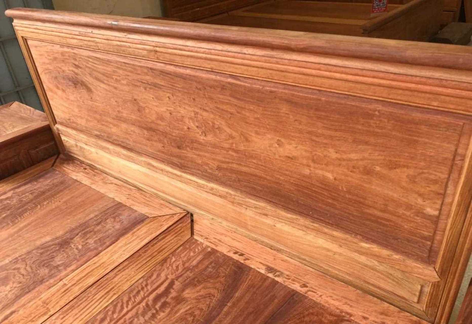 大果紫檀水波纹大床