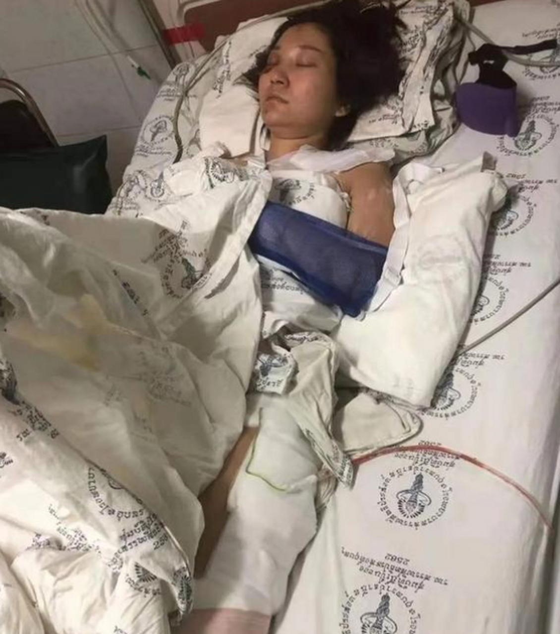 之前,王暖暖在泰国创业积累了不小的财富,后来遇到了丈夫.