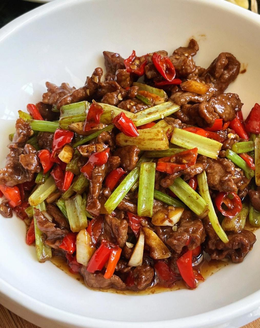 江西版小炒黄牛肉�不怕辣的都来冲!