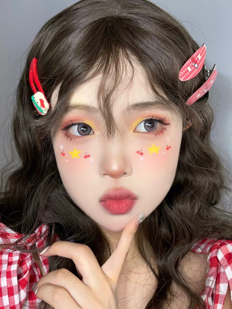 过度打扮吸引同性 好久没画粉色系妆容啦!