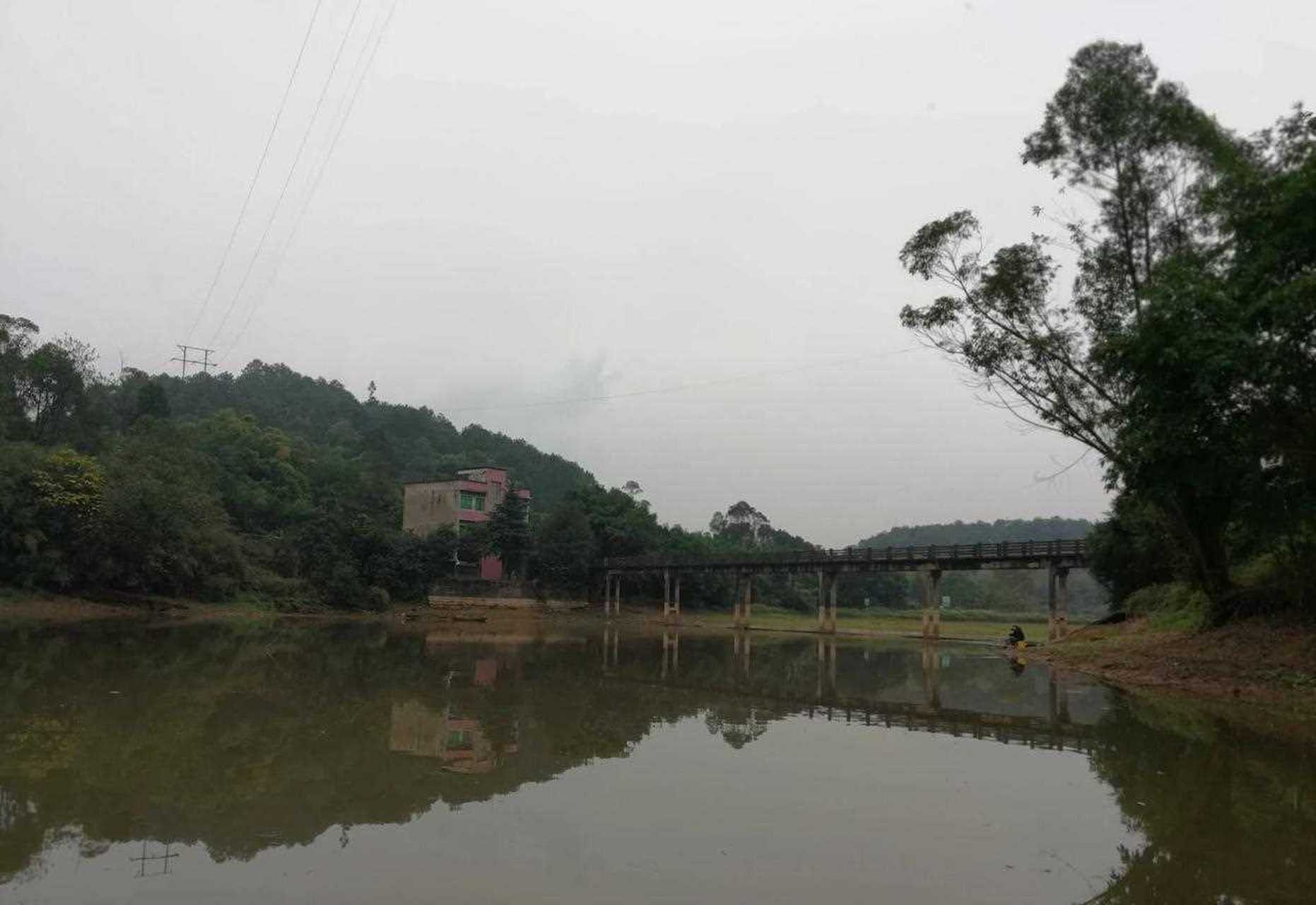 重庆南彭水库,钓鱼的绝佳去处,风景优美,野生鱼也很多,有喜欢野钓的