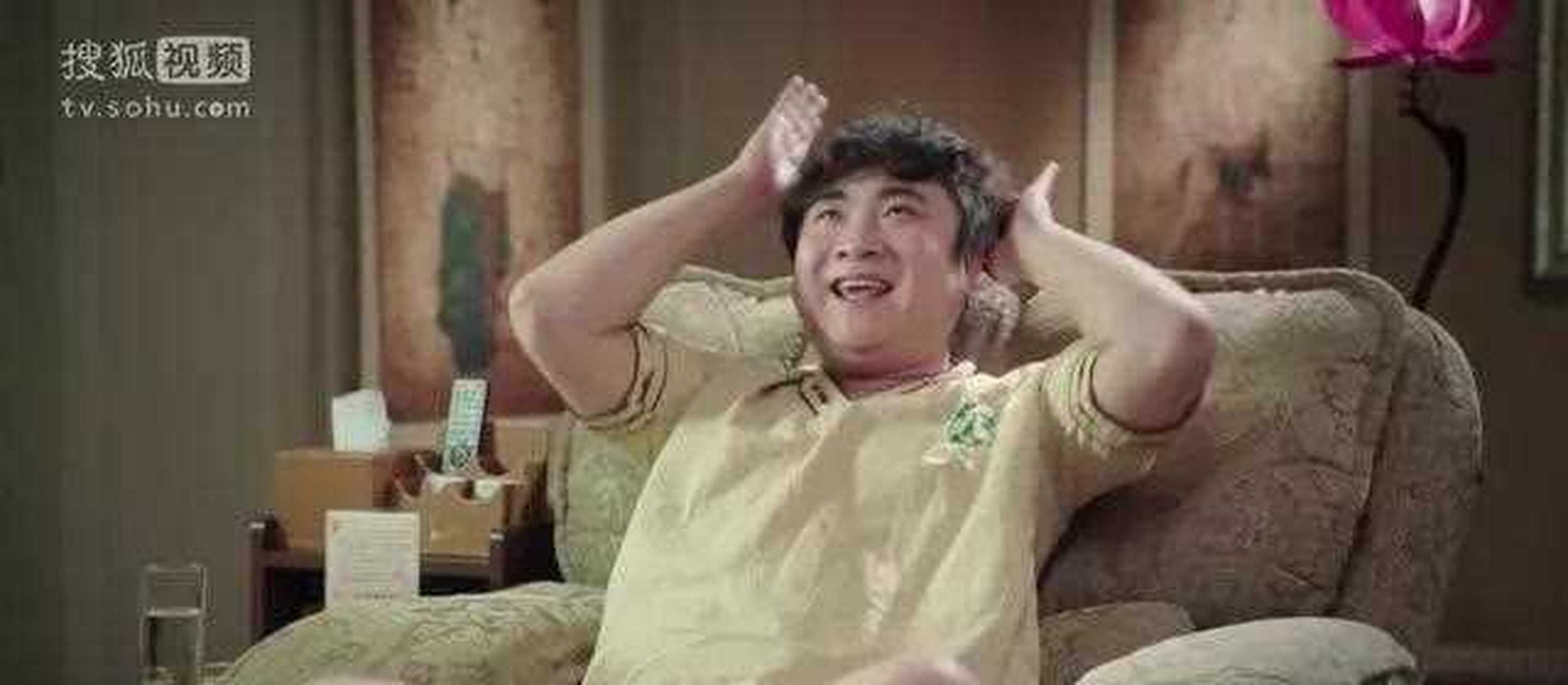 "保健哥"一炮走红的演员乔杉,竟然是警察世家,父亲是老邢警,两个哥哥