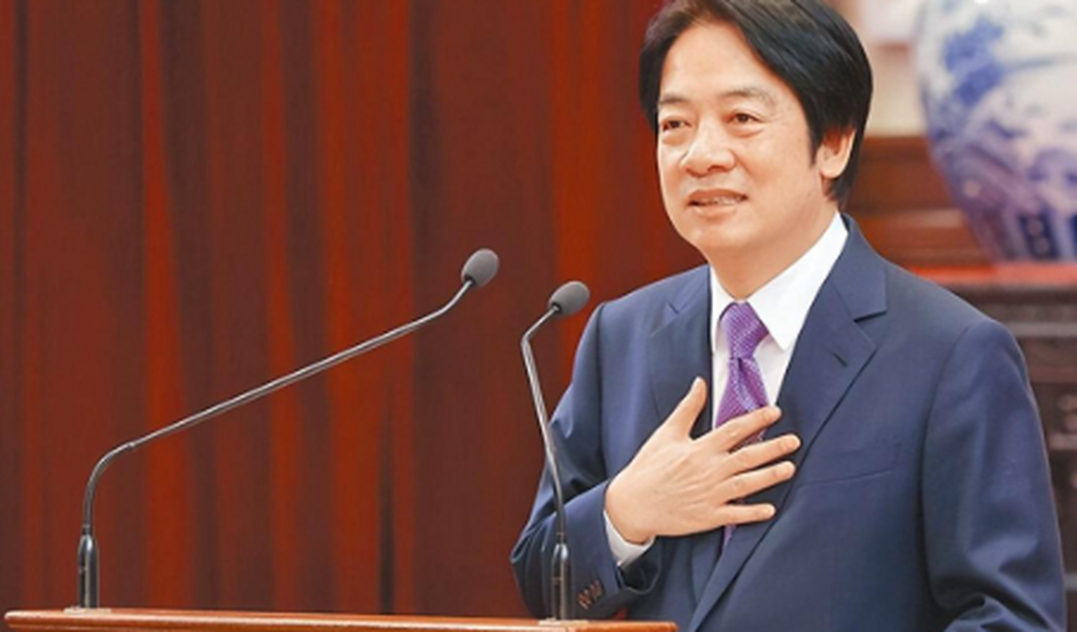 张友骅:台湾政治人物,谁能化解两岸政治,军事,经贸冲突?