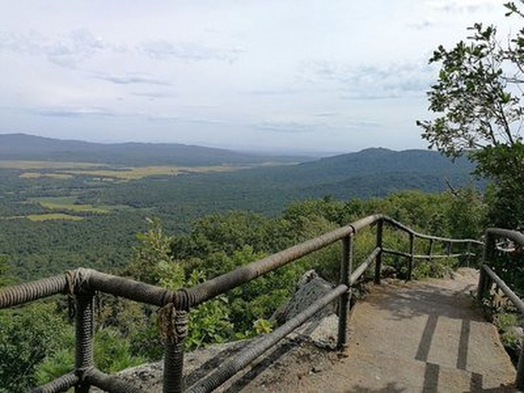 陆游带你游崇州#鸡冠山天然公园位于成都平原西部边缘,四川省崇州市