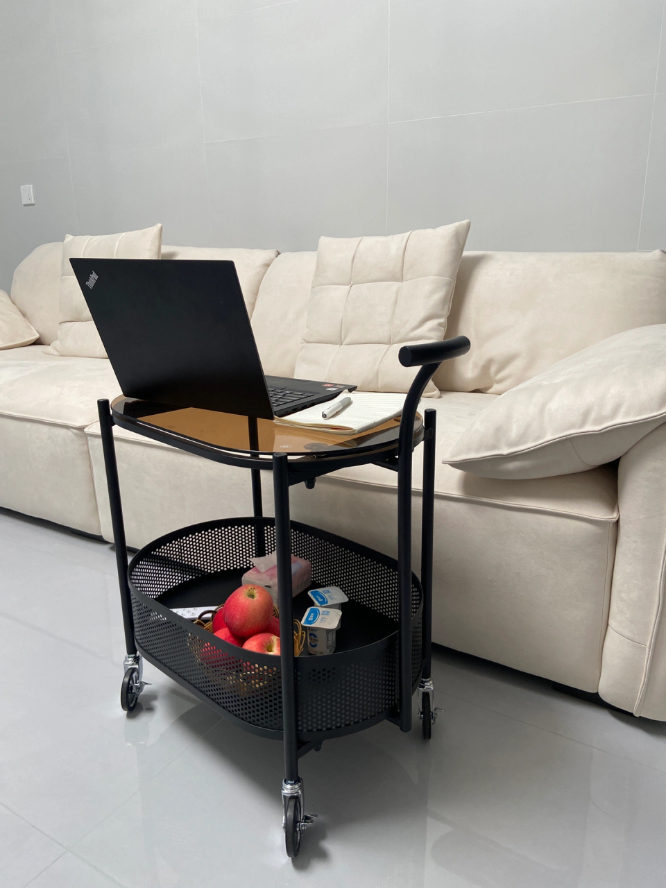 无美颜无滤镜的真实样子,颜值真的太高了,可惜家里没有零食和书摆拍更