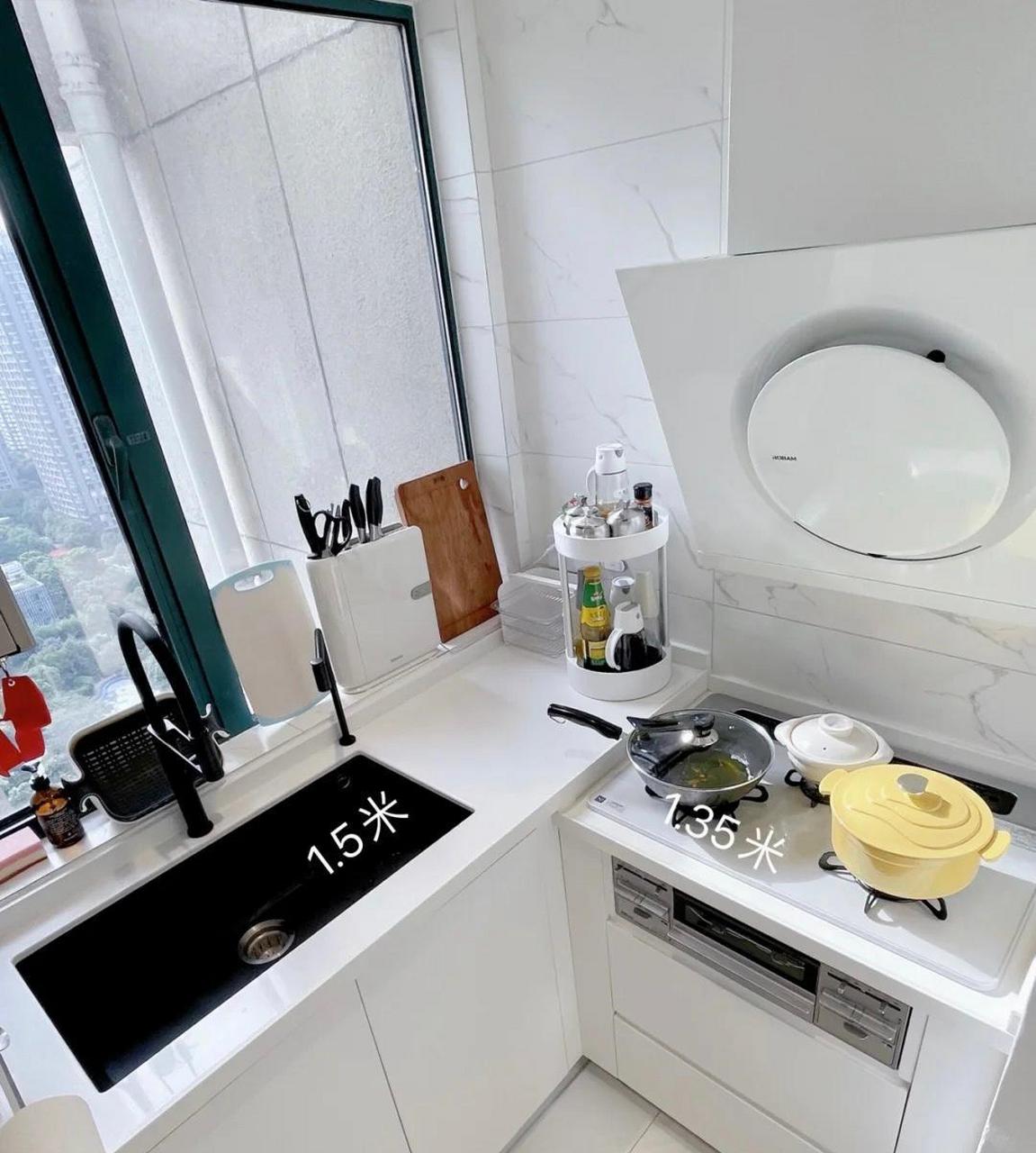 小厨房的尴尬,买房一定要考虑周全 厨房太小了,2平米的小迷你厨房,1.