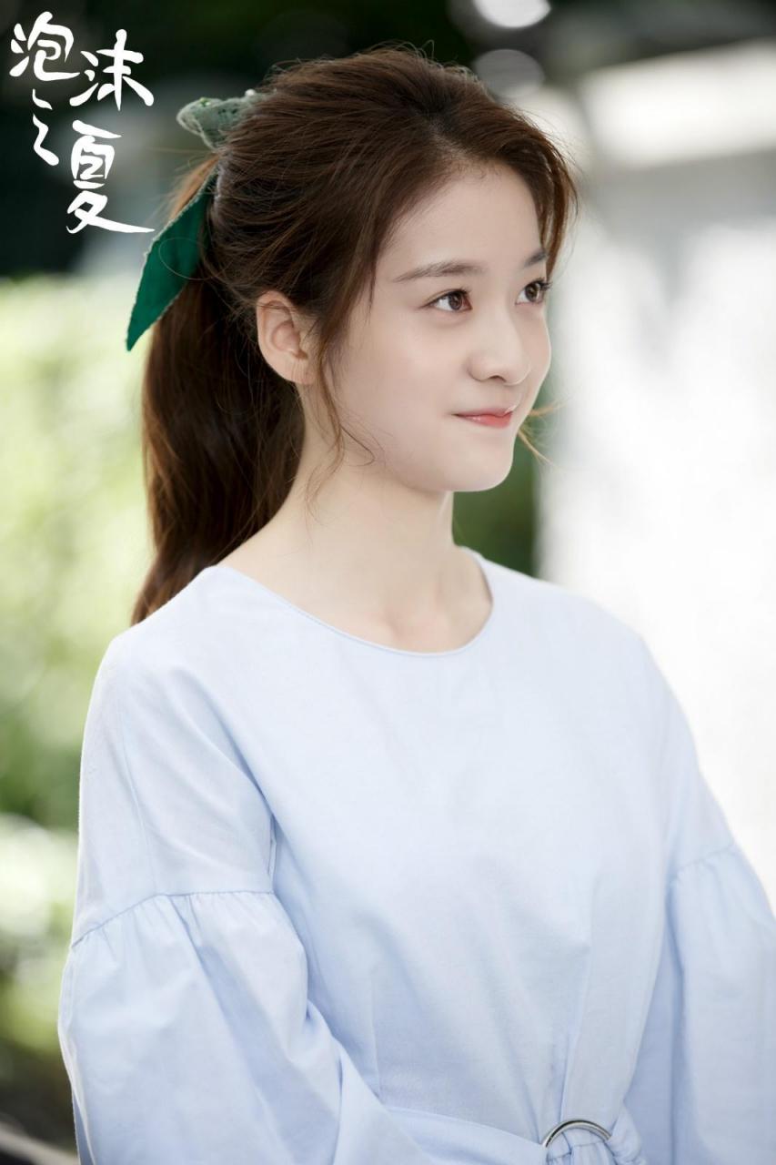 张雪迎基本上和90小花旦没有太多的联系,和李兰迪,关晓彤,杨紫她们都