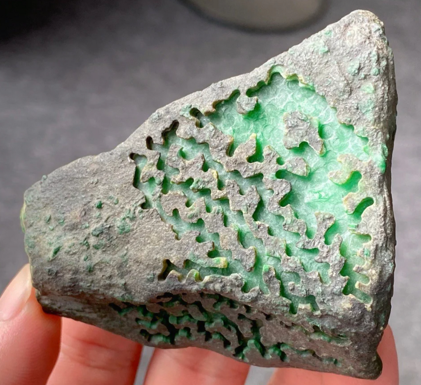 点击头像看直播# #翡翠原石# 老帕敢色料,170克,尺寸:7.6-6.1-2.