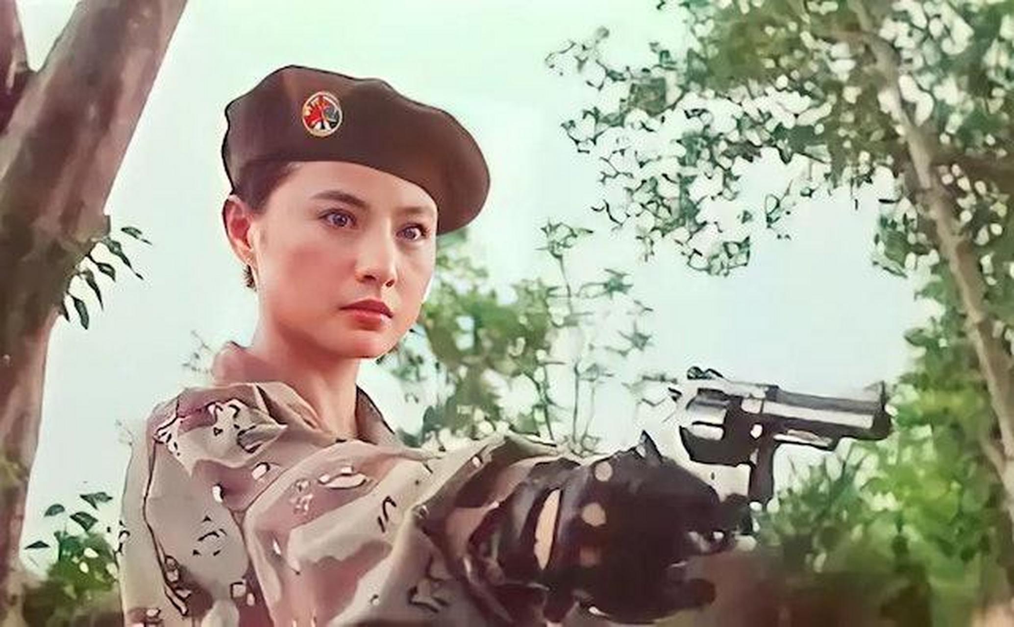 58岁李赛凤近照气质依然,曾被富豪前夫指控出轨后回归平淡生活!