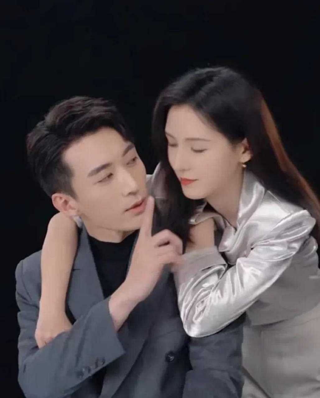 张予曦与刘学义拍戏现场, 两人甜蜜互动! 看完好心动的感觉!