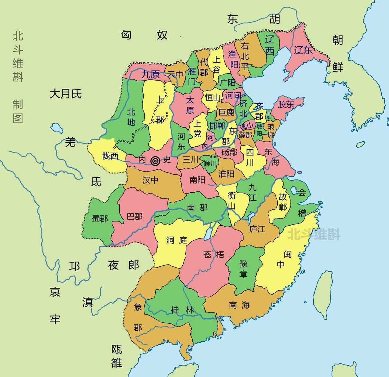 秦朝行政区划地图.可以看出,北方密集,南方地广人稀.