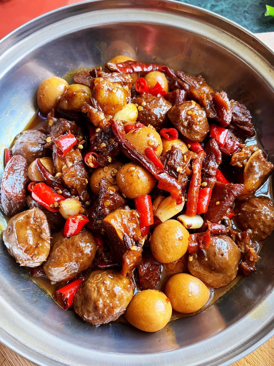 香辣牛腩烧牛肉丸也太好吃了(附教程) 牛腩软糯鲜香,狠辣狠入味,牛肉