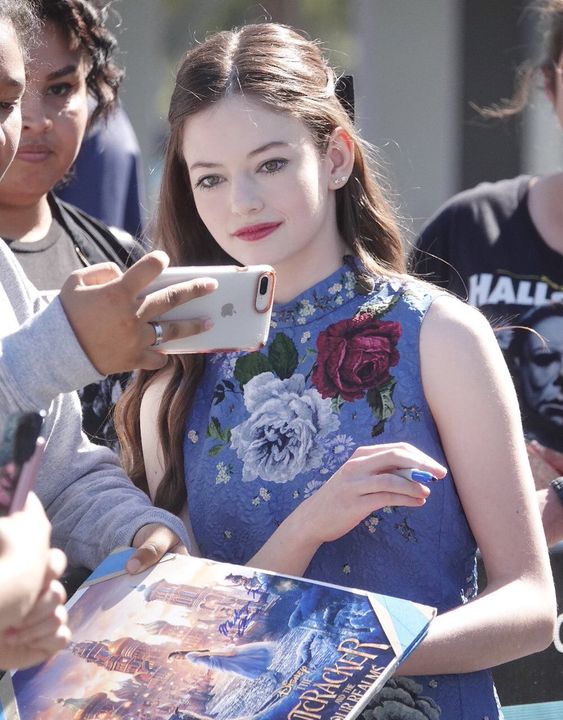 麦肯基·弗依(mackenzie foy)太美了,美国00后女星,真是从小美到大