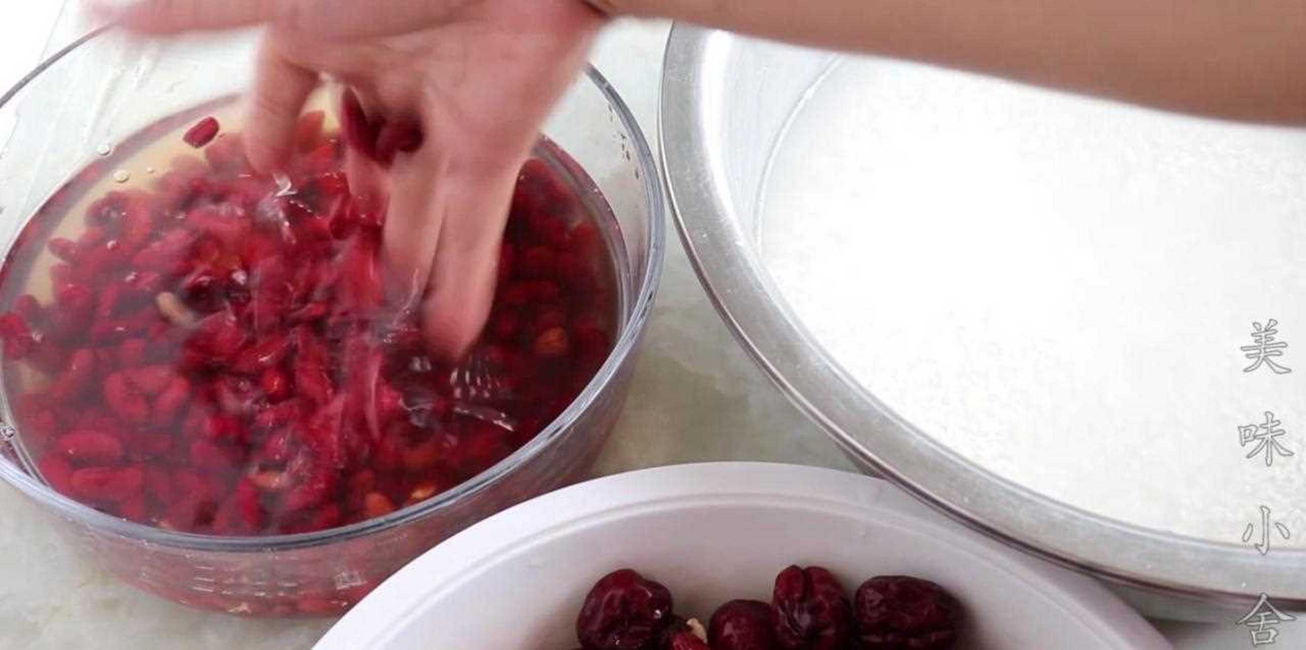 美味小舍:美食,陕西特色小吃甑糕,做出来枣香浓郁,软糯黏甜好吃,做法