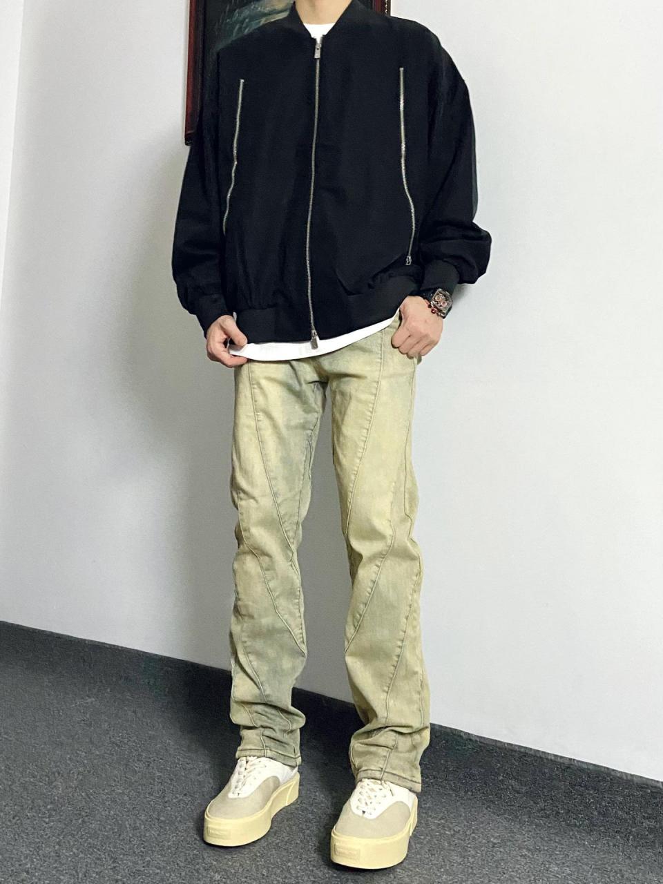 180男生穿搭 上身修身显腿长 版型很不错 搭配上 这款沙漠灰配色错