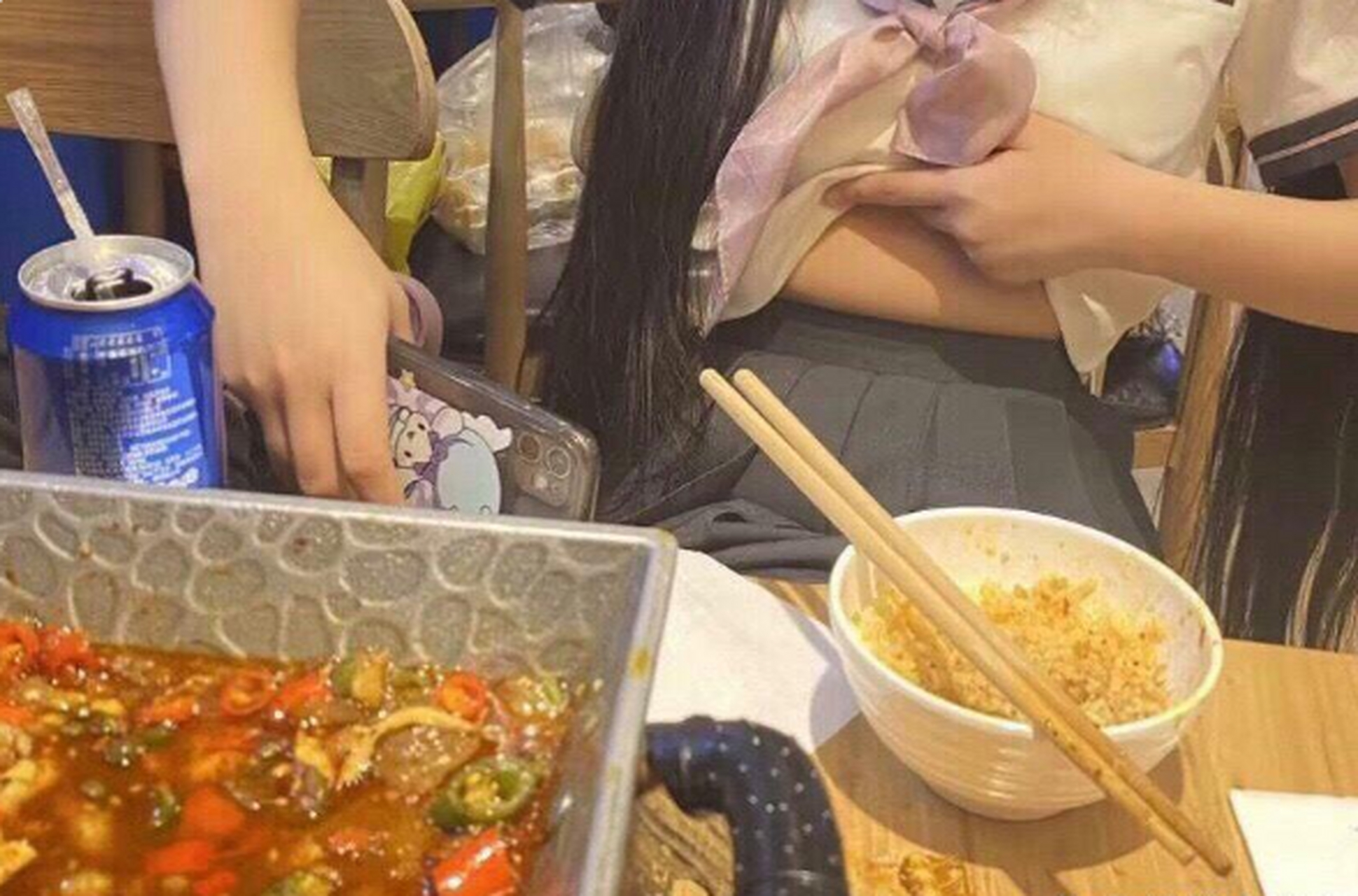 吃饱饭了,肚子就这样了,这根本不适合减肥