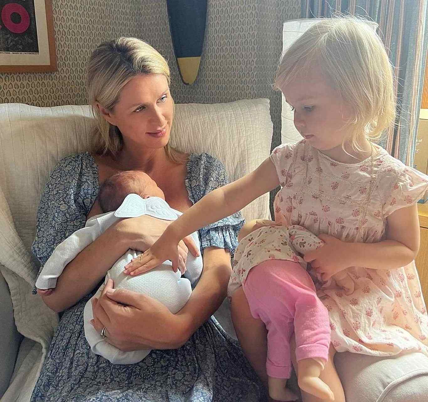 希尔顿家族二小姐妮基,生了三胎身材也不见胖,果然有钱人家就是会保养