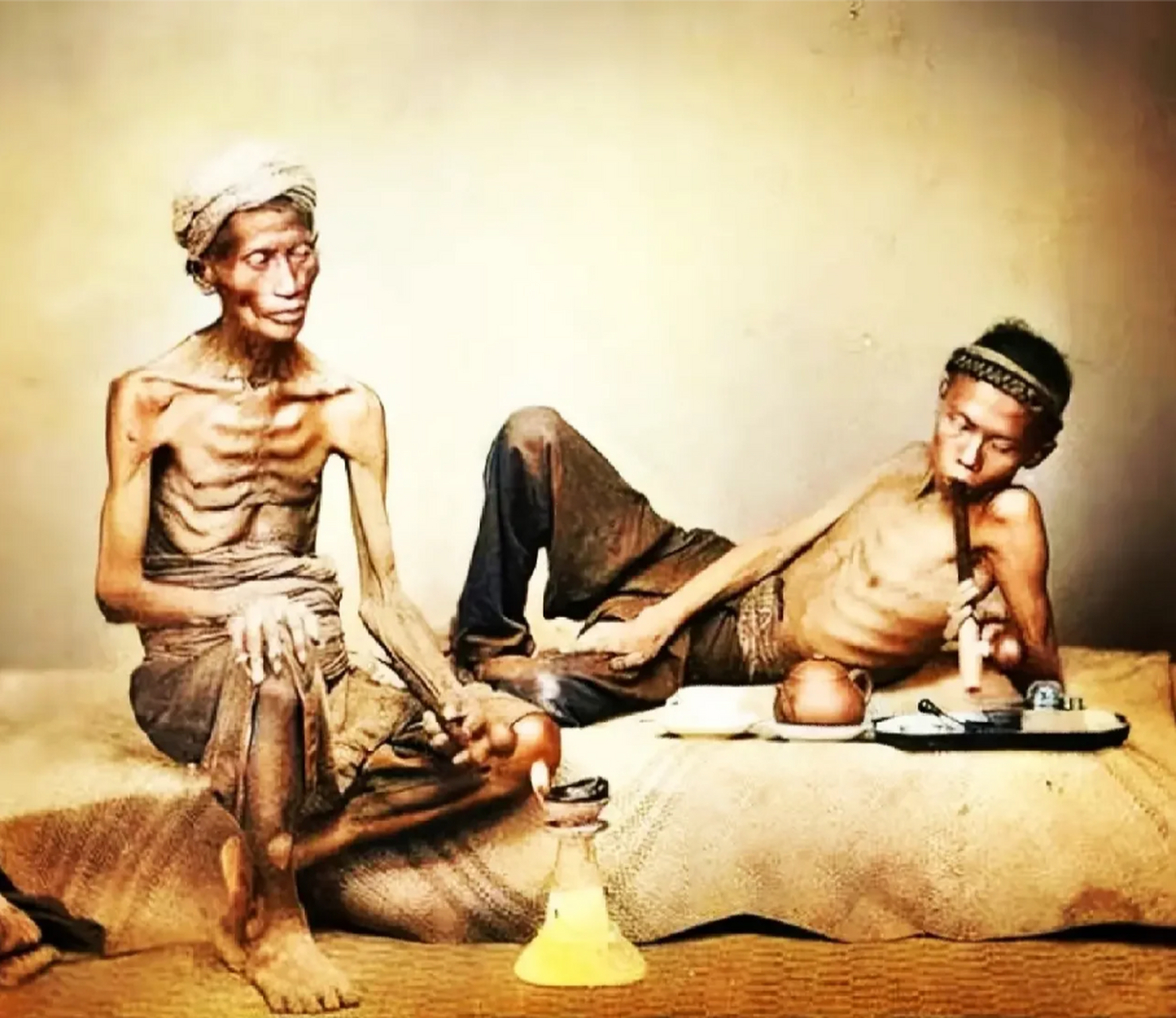 在清朝末期,鸦片的滥用造成了国内大量的烟民,包世臣曾经说过:1820年