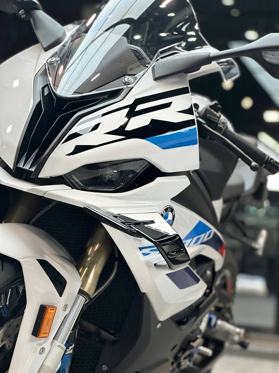 2023新款宝马s1000rr m版 我是一个新手! 先说正题: 1,好看! 好骑!