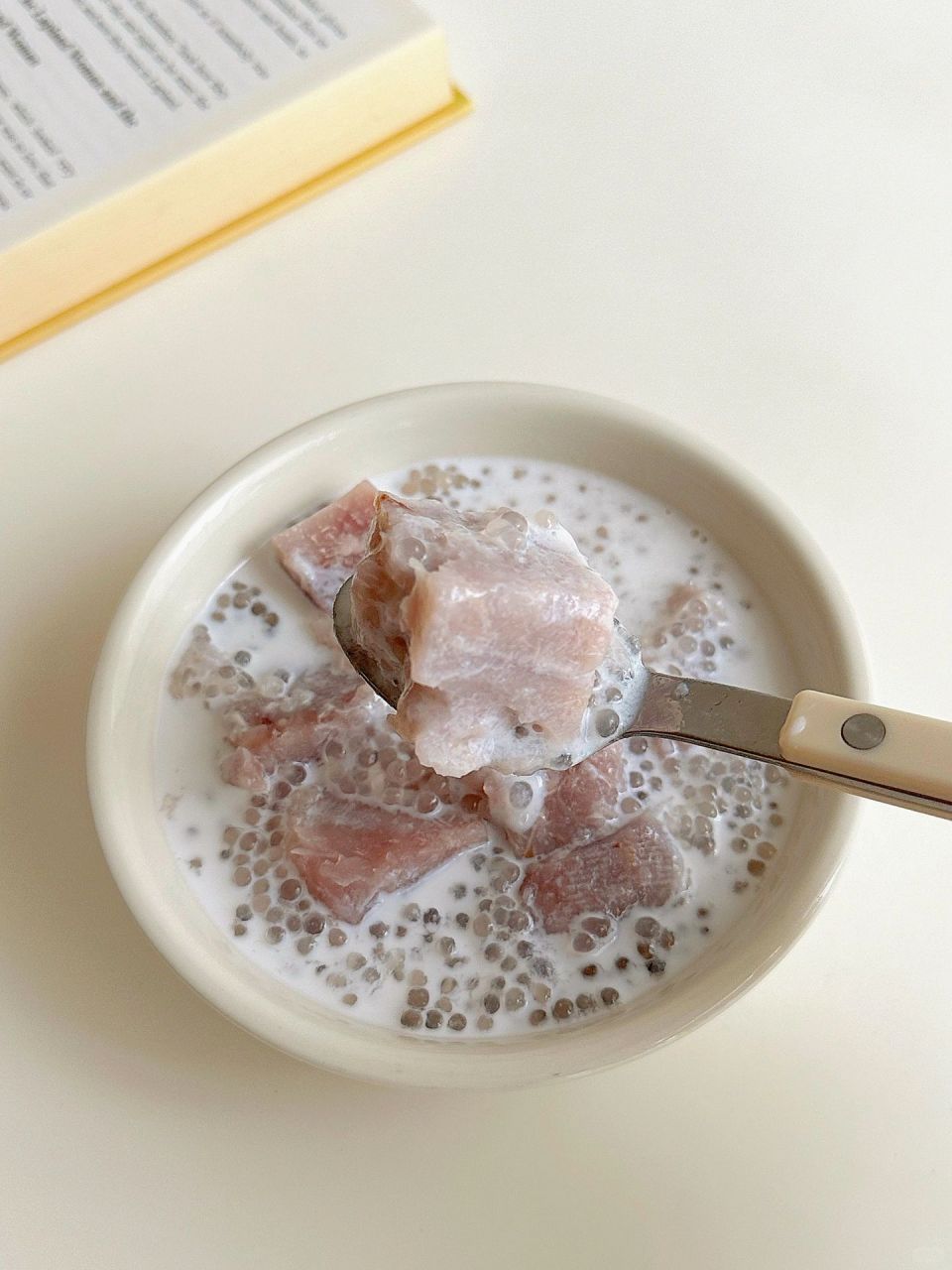 粉粉糯糯的 太好吃了 在家就能实现实现糖水自由 芋头椰汁西米露 喜欢