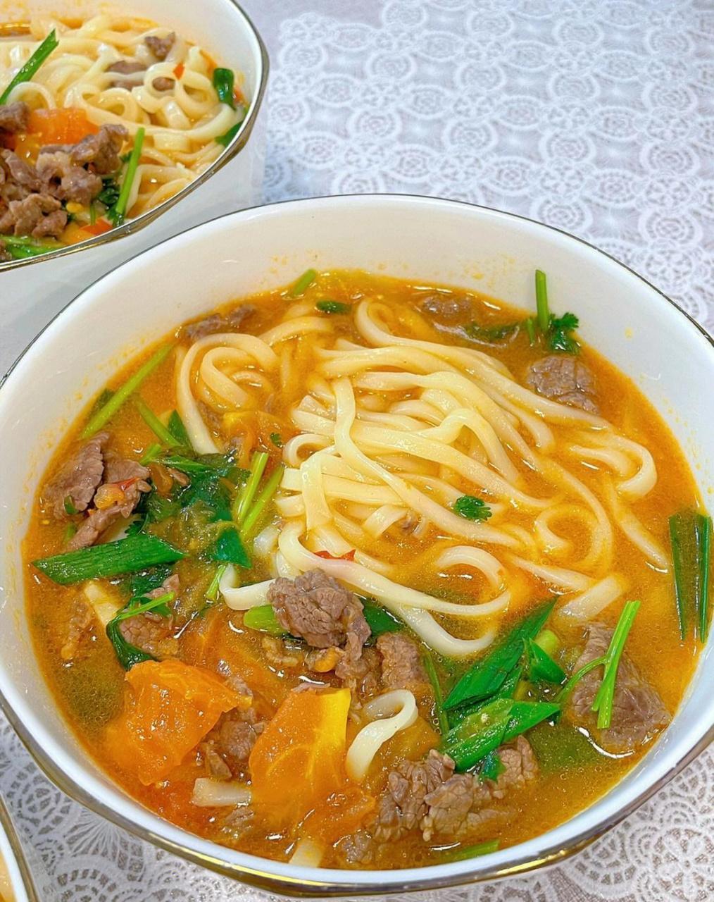 家庭版番茄牛肉面[鸡蛋]面条筋道,汤汁浓郁呀!