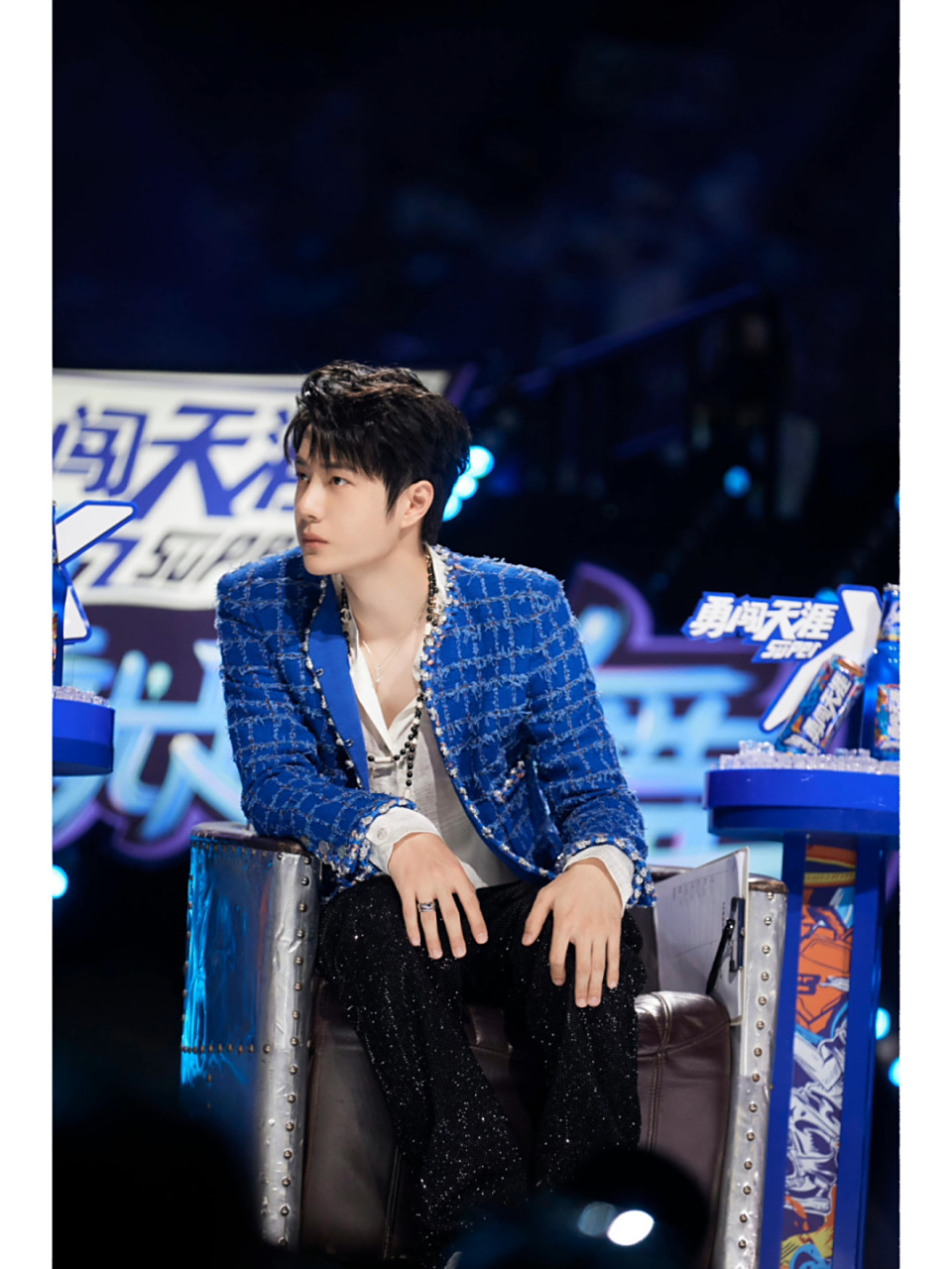 王一博香奈儿穿搭 每一套都穿的比模特还好看!