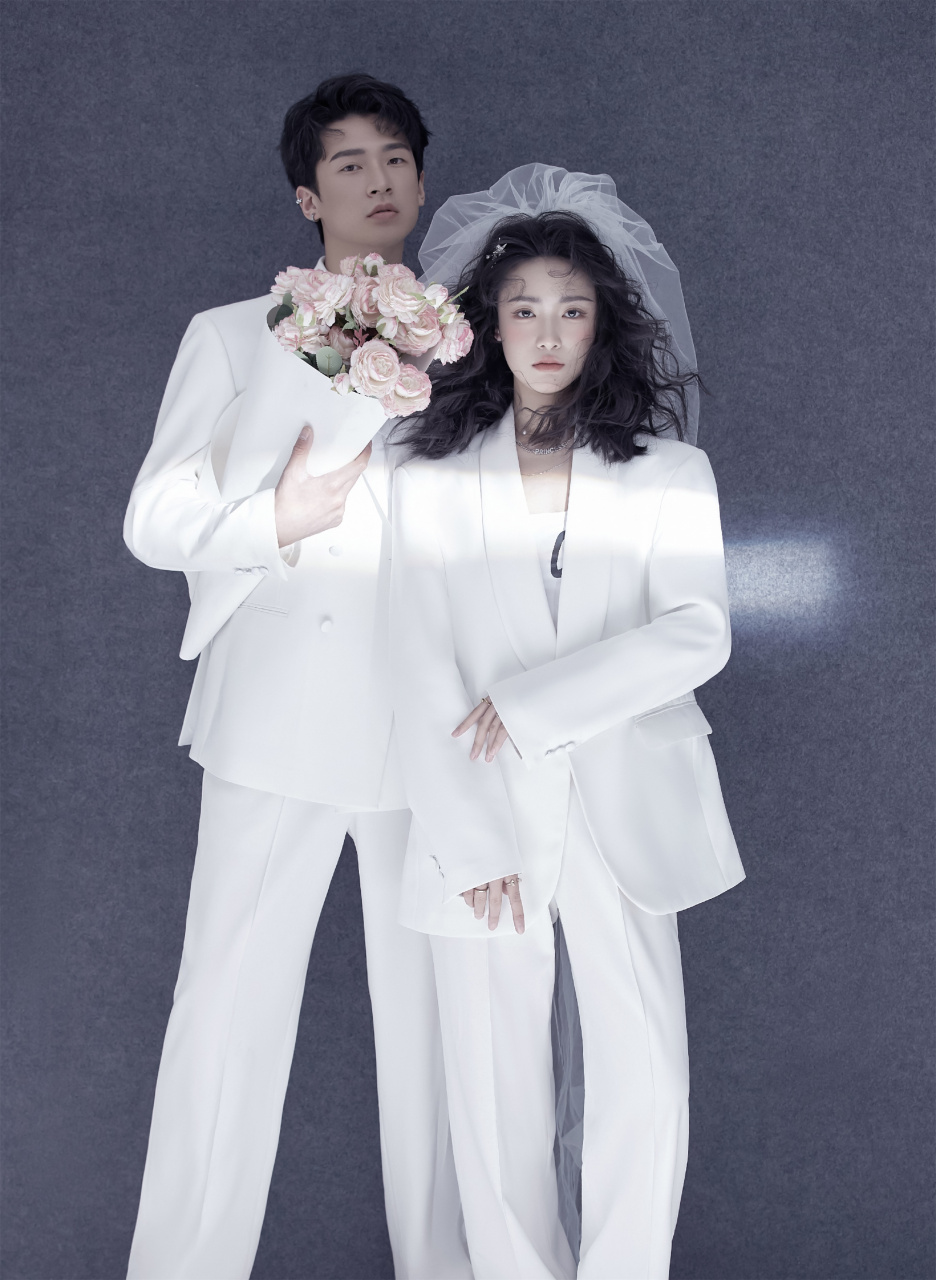 高级感爆棚的情侣西装婚纱照!