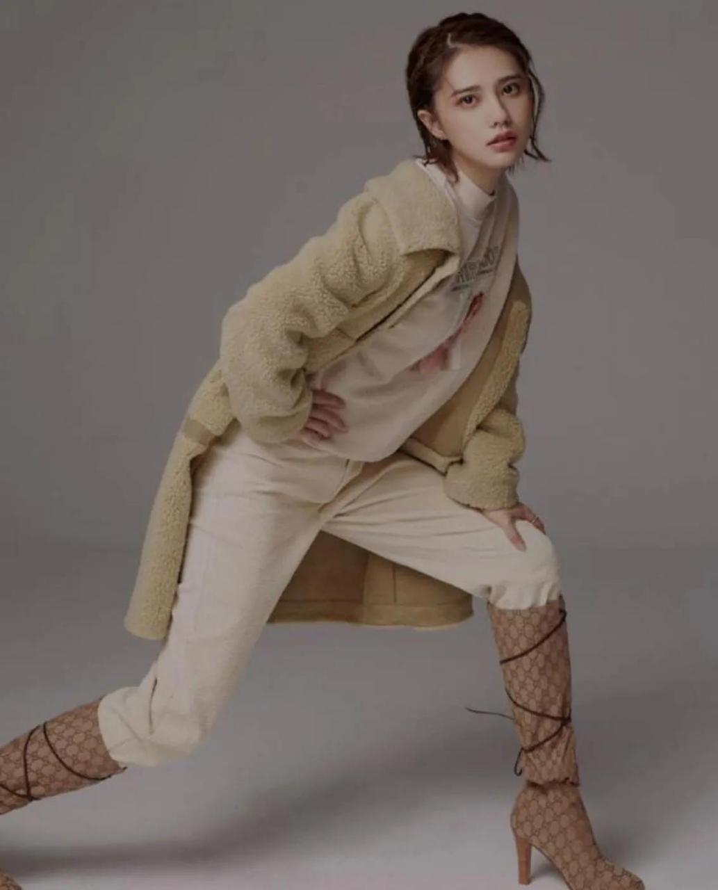 gif创作人# 她叫姜佩瑶,北京姑娘,毕业于北京电影学院2016级硕士丫靠