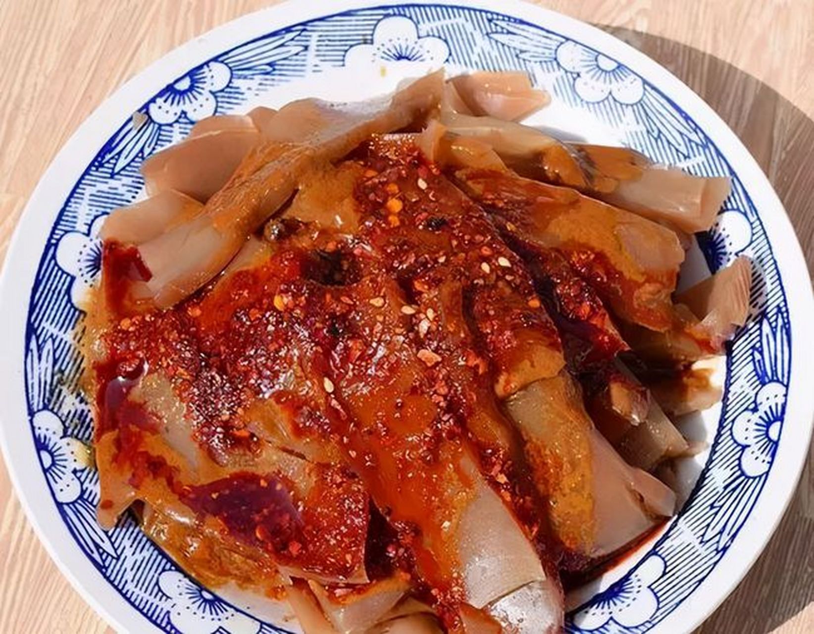 来甘肃省旅游必吃的烧鸡粉 定西市陇西县的烧鸡粉,这里主要的材料就是