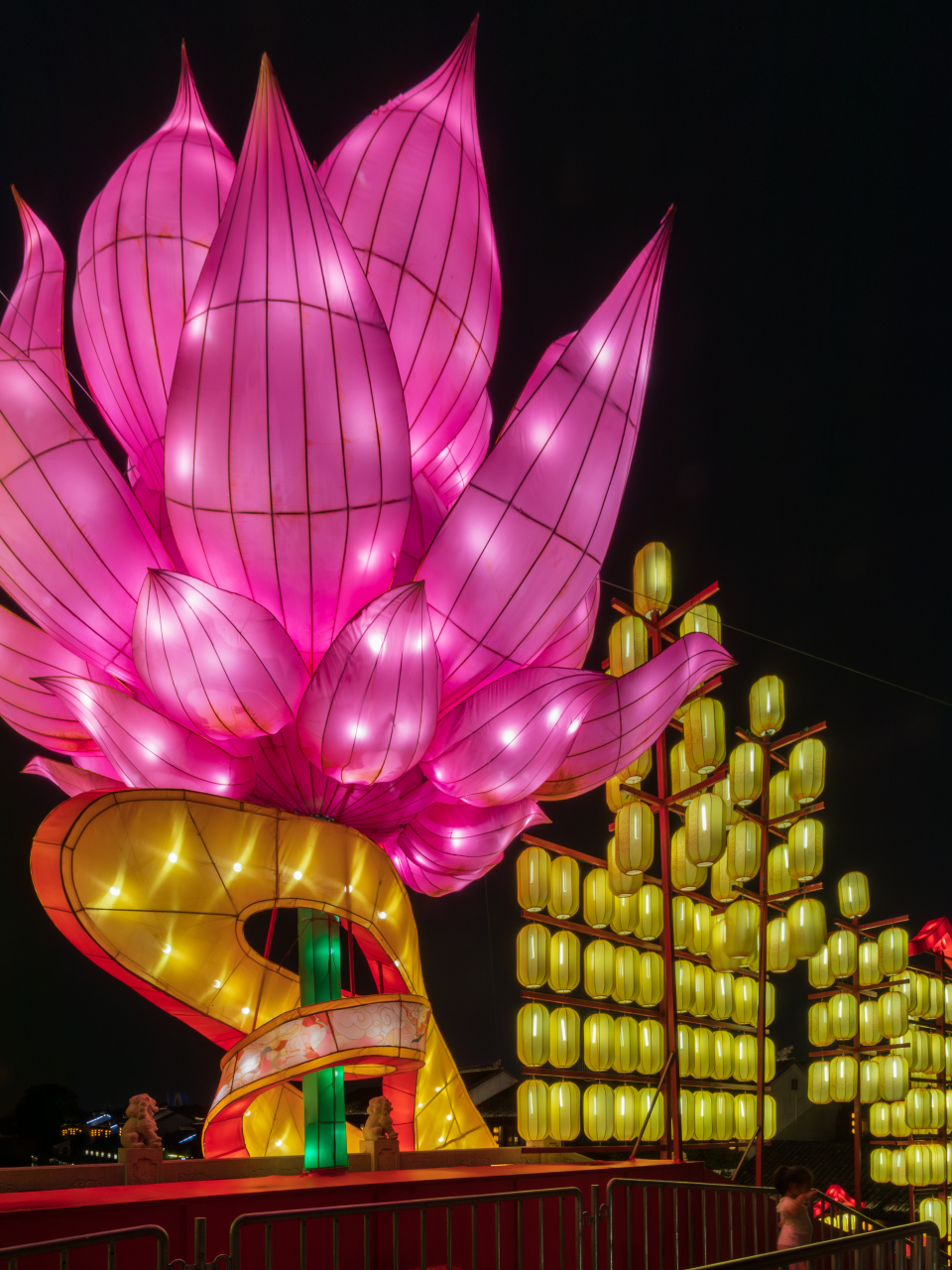 自2015年起,斜塘老街与国家级非物质文化遗产苏州灯彩项目合作,由国家