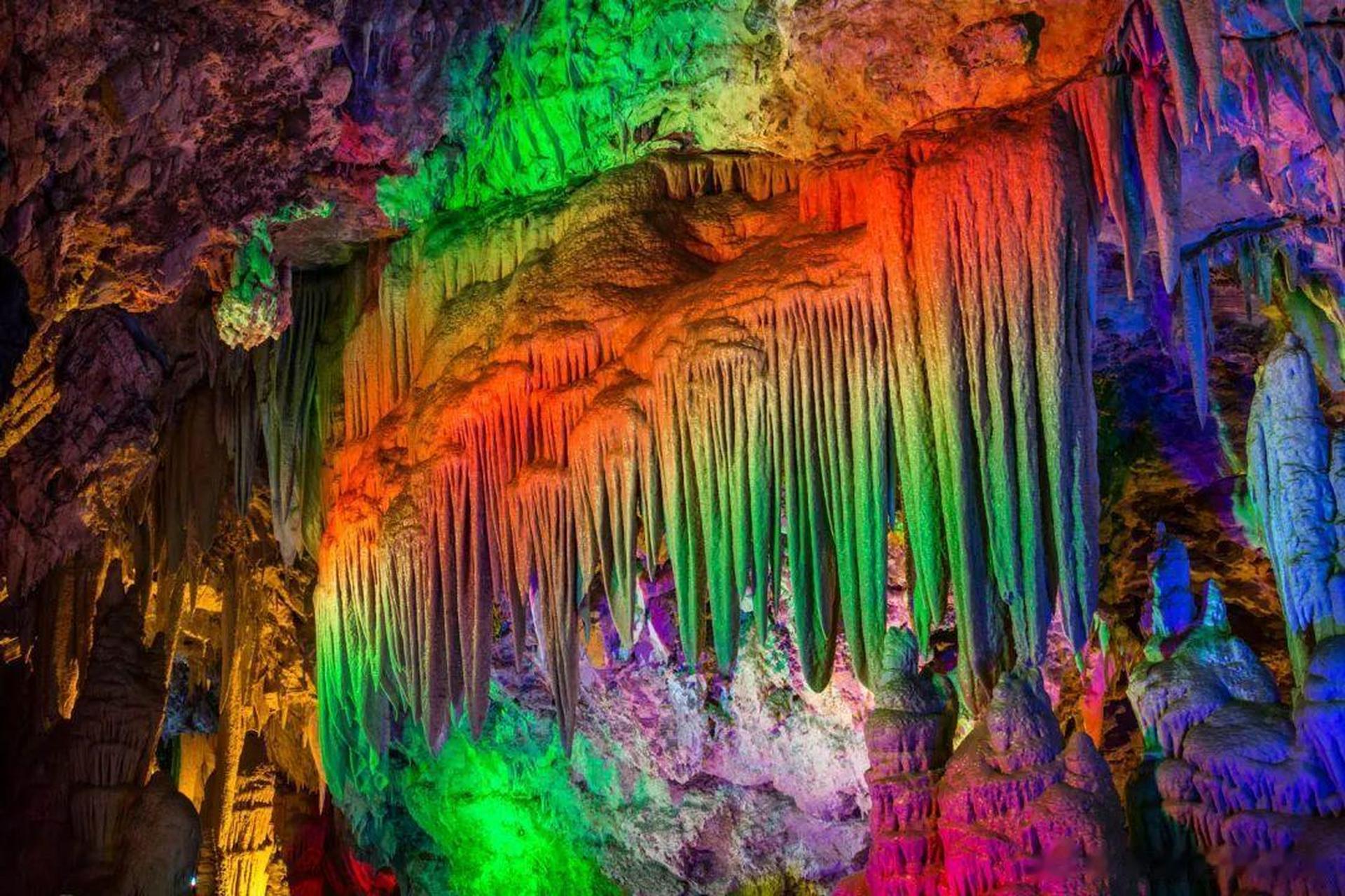 在北京平谷没想到还有京东大溶洞这样的地界,刚刚爬山快热冒油了,到这