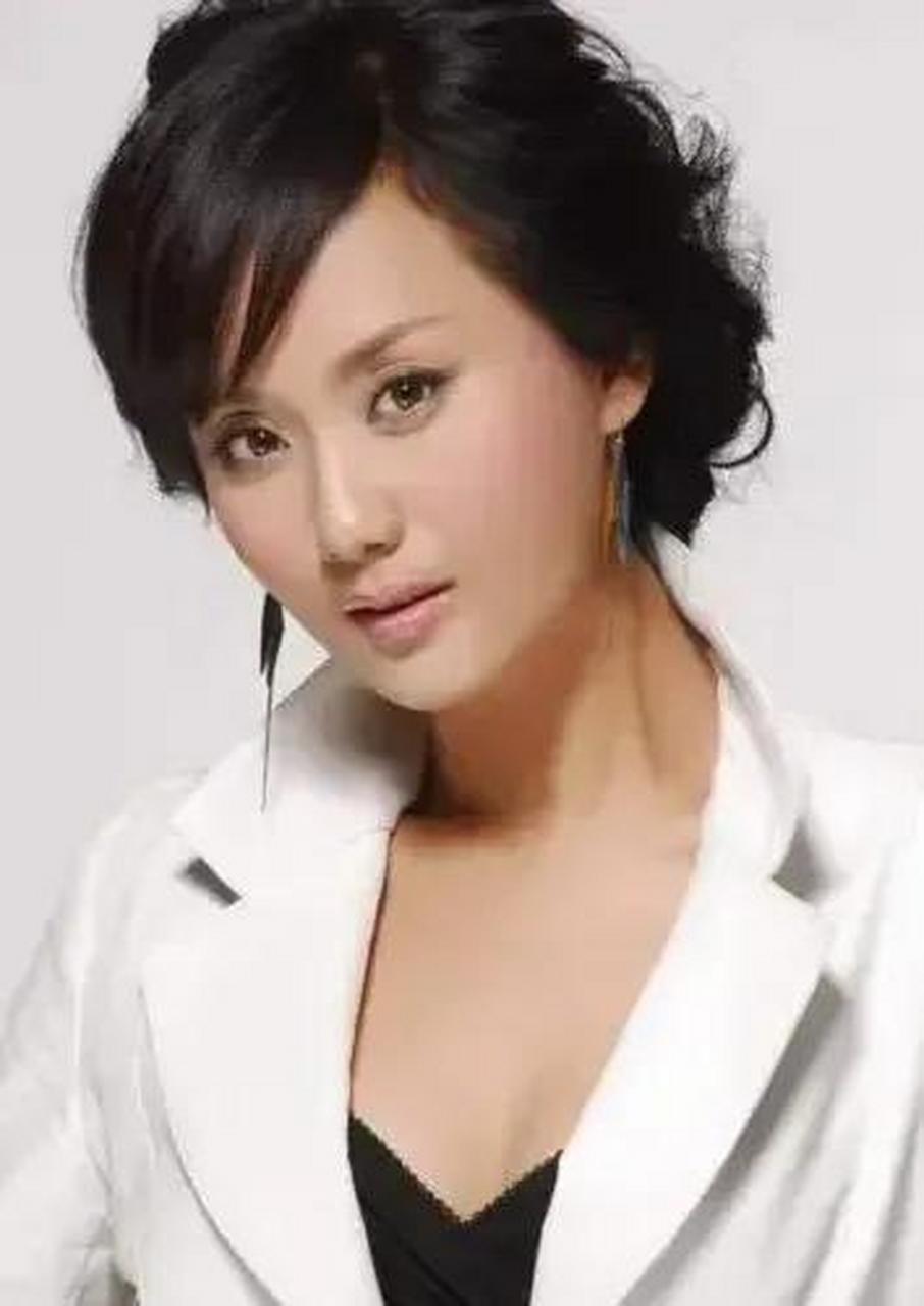 明星李颖的儿子和女儿图片