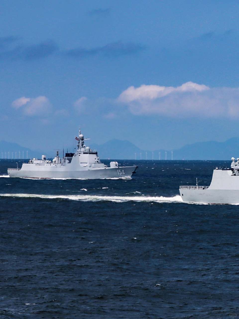 东战海军cd  东部战区海军 c(151郑州舰)d(154厦门舰)