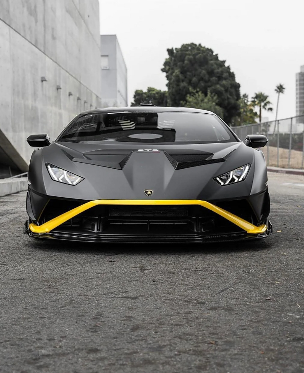 兰博基尼huracan sto:激情与速度的完美结合! 我朋友最近开了一辆兰博