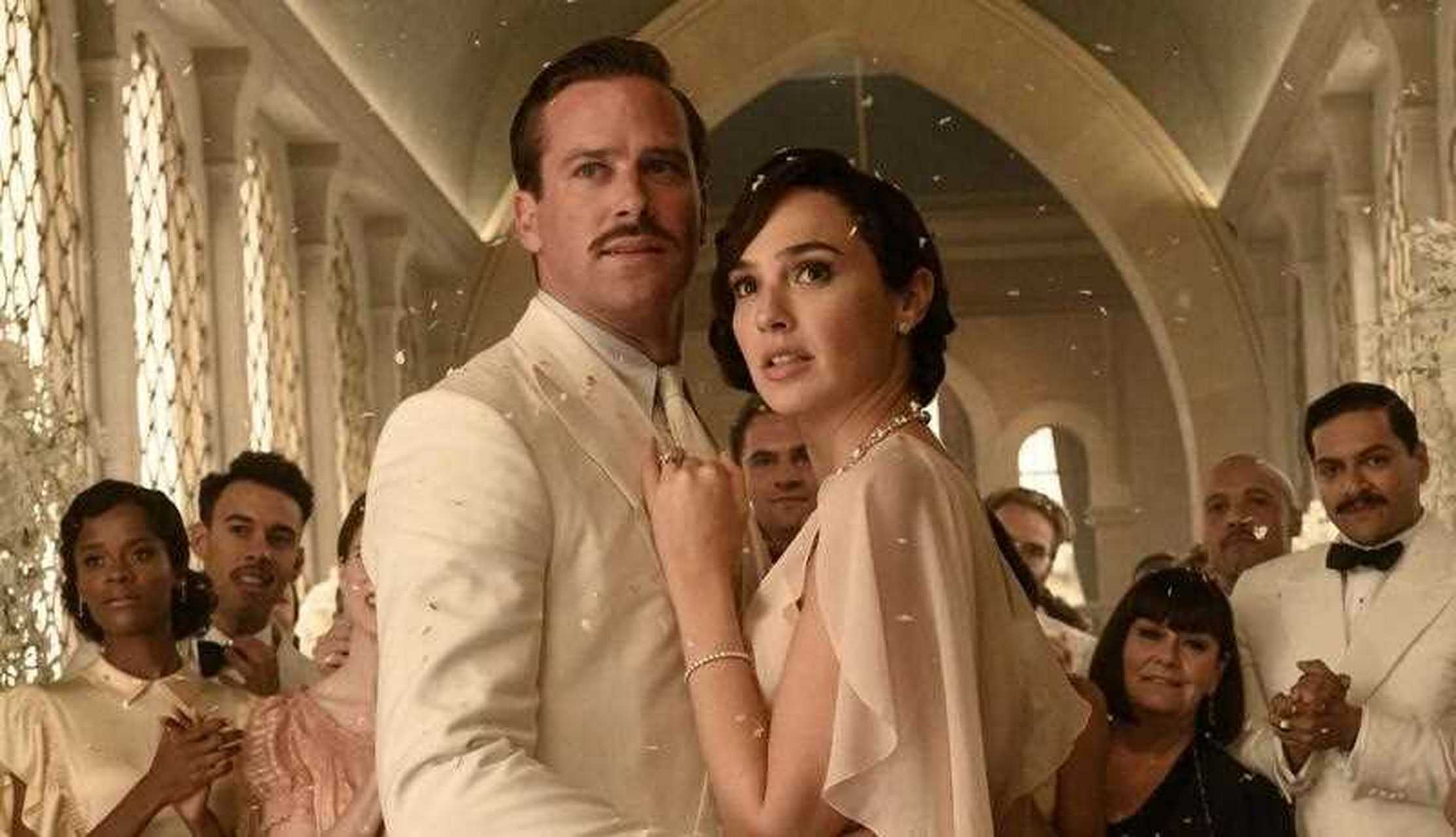 说到拍过《东方快车谋杀案》的肯尼思·布拉纳,虽然是编,导,演三样