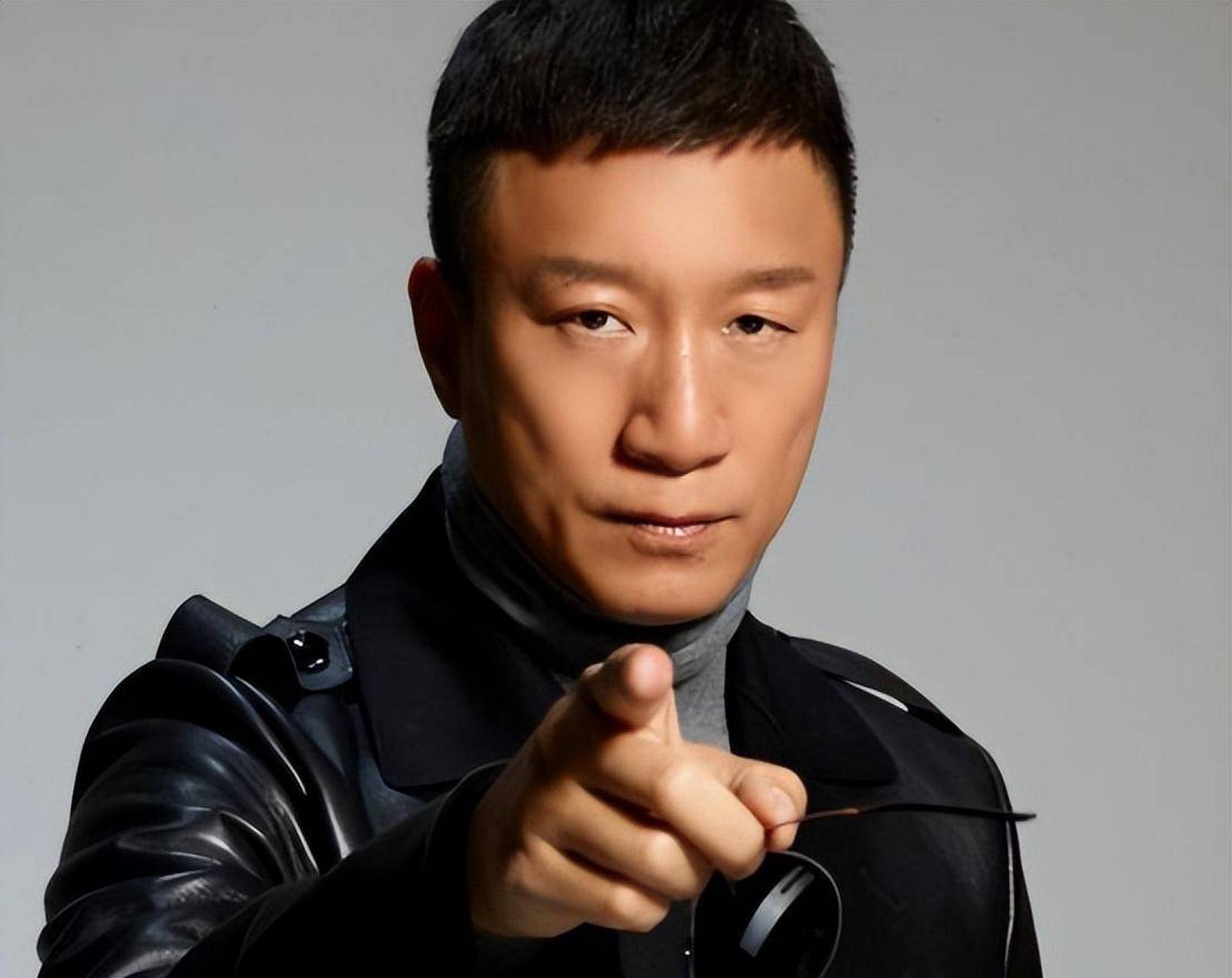 对于许多人来说,孙红雷是演员之魂的代名词,他以过硬的演技在影视界