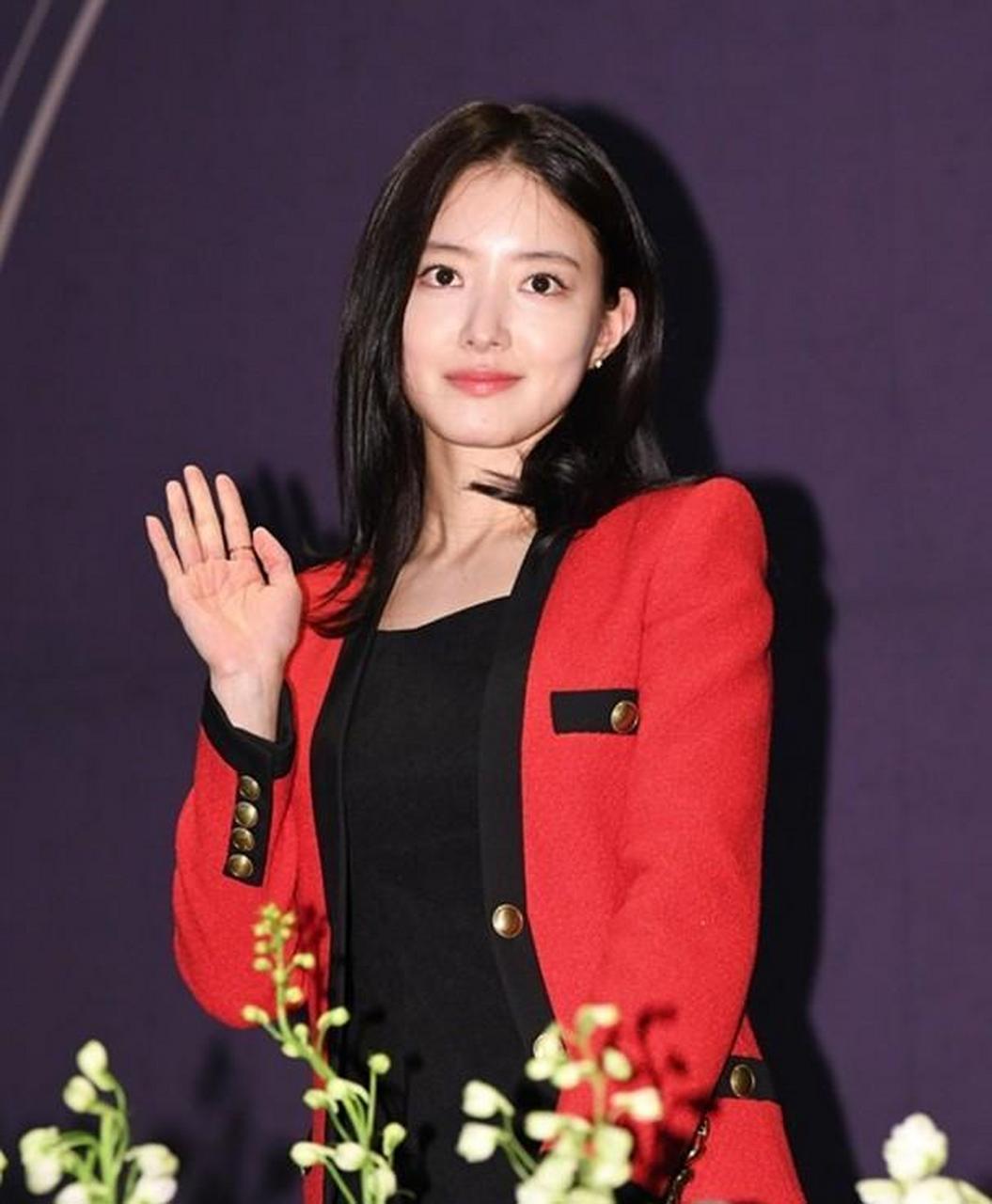 一线男星李昻基(36岁)举办"世纪婚礼",迎娶同为演员的李多寅(30岁)